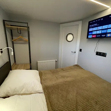Hausboot Fjord Baltica Mit Dachterrasse In Hotel na wodzie *