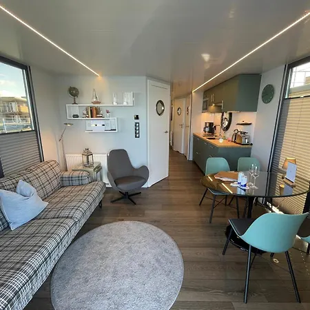 Hausboot Fjord Baltica Mit Dachterrasse In Hotel na wodzie Barth